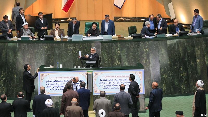 چرایی عقب نشینی وزیر کشور از افشای پول های کثیف
