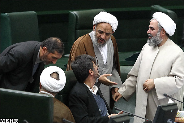 اتهام جاسوسی به صدها روزنامه نگار ایرانی