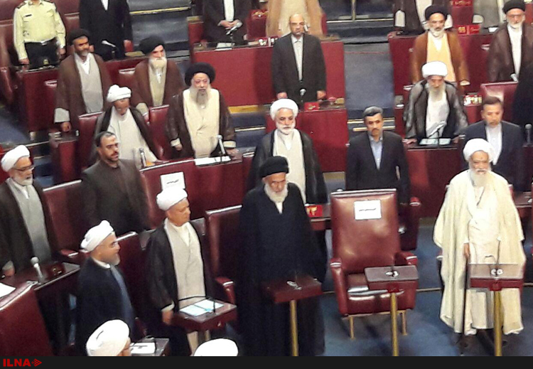 تعیین تکلیف رهبر برای نمایندگان خبرگان پنجم