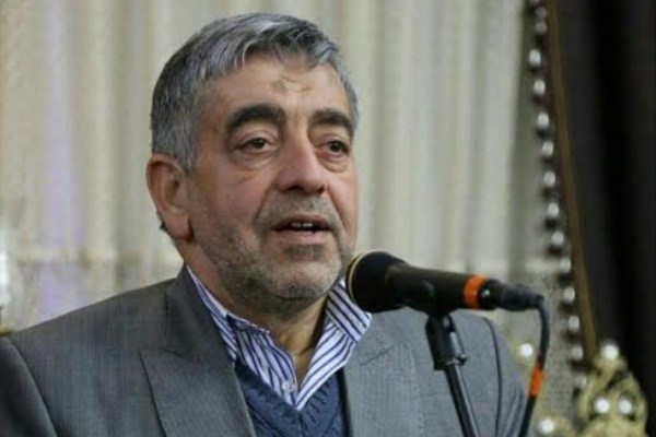 محمد قمی، نماینده برادران و مادر شهیداش در مجلس