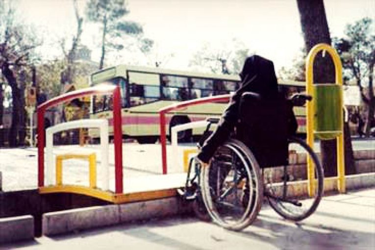 فاصله یک دریا حتی تا خط فقر