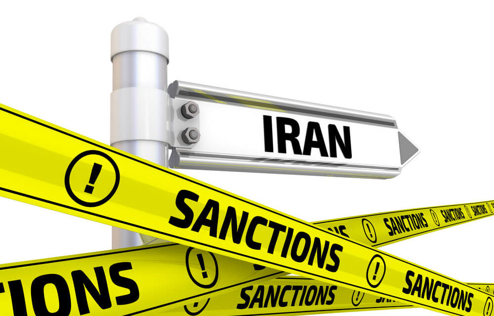 شعرخوانی شاعران آمریکایی علیه تحریم ایران به فرهاد میثمی تقدیم شد